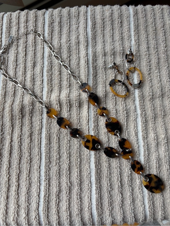 Source Unknown Jewelry - Leopard Print Link Necklace & Hoop Earrings Set - Brown